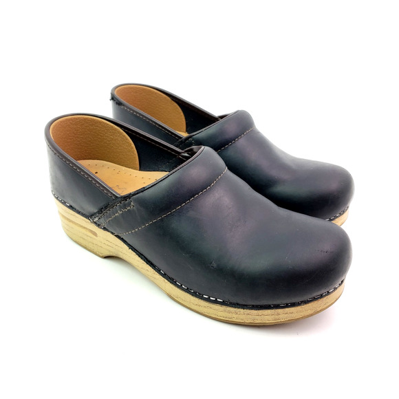Dansko Womens Size EU 39 US 8.5-9 Navy Blue Leather Slip On Clog Work Shoes - Picture 1 of 13